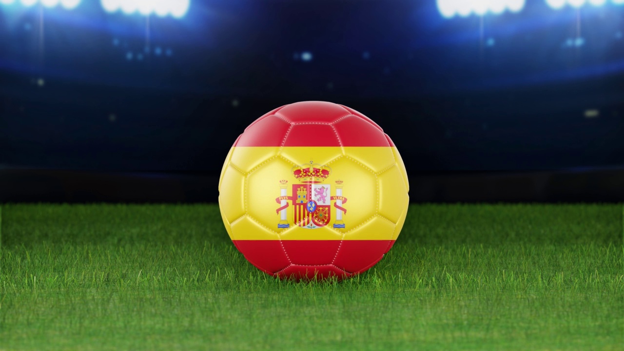 西班牙国旗足球，跳进带灯的体育场。足球场和球，4K分辨率，循环库存视频视频下载