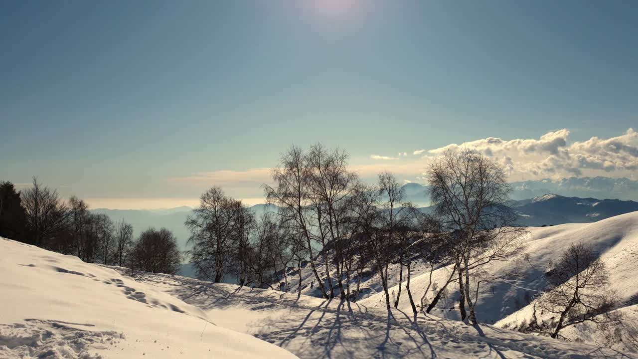 意大利雪山景观的空中全景图视频素材