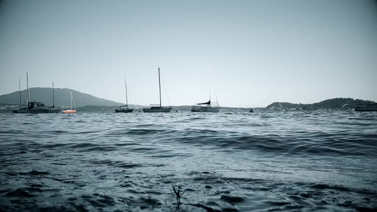 意大利马焦雷湖上停泊的船只视频素材