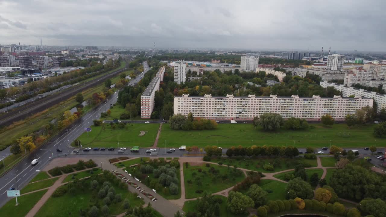 俄罗斯圣彼得堡弗伦曾斯基区的公园视频下载