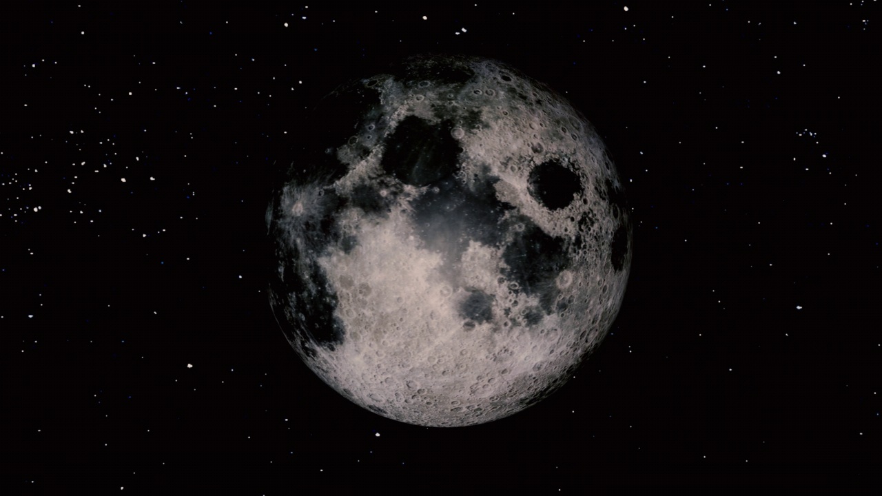 有月亮的太空背景。电影看。从太空卫星上看到的景象视频下载
