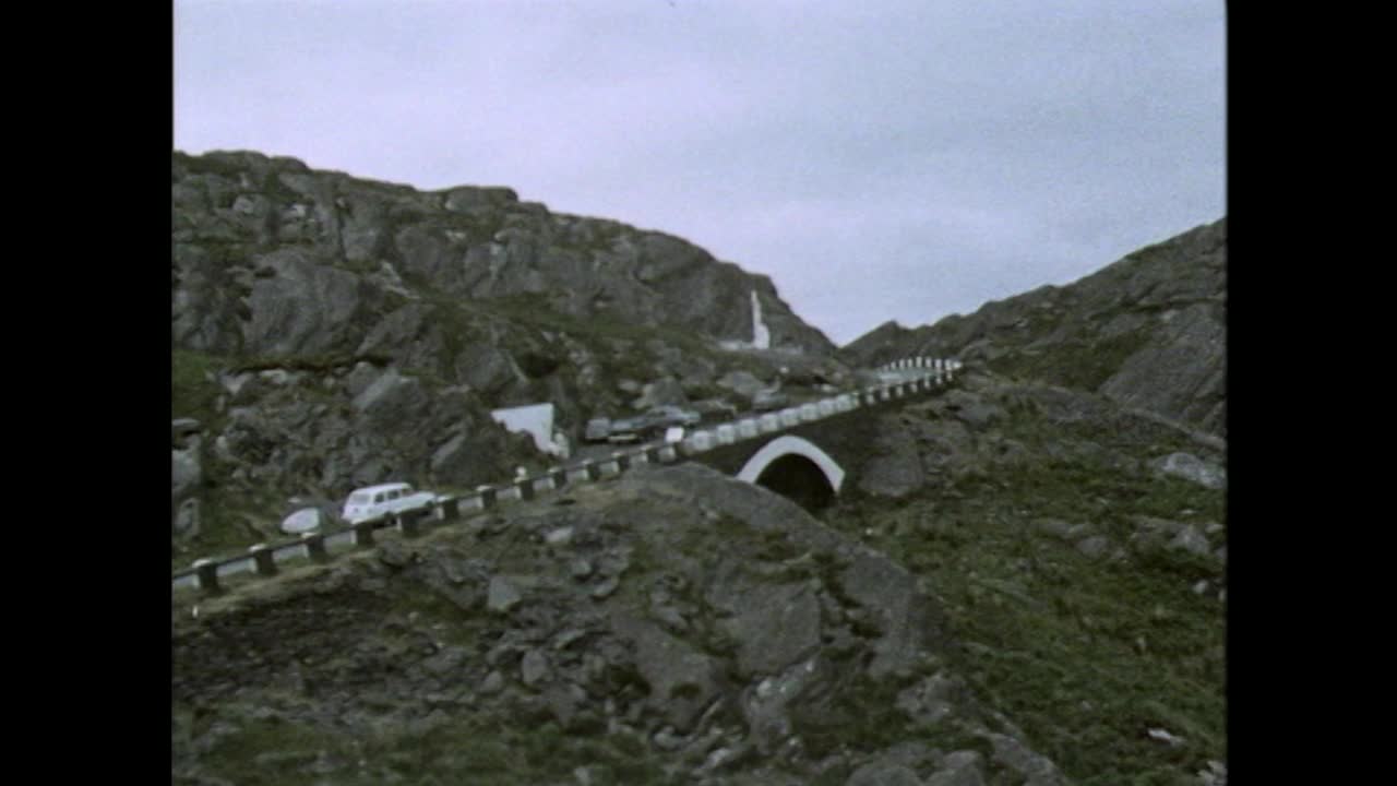 爱尔兰基拉尼湖景观的航拍慢照;1971视频素材