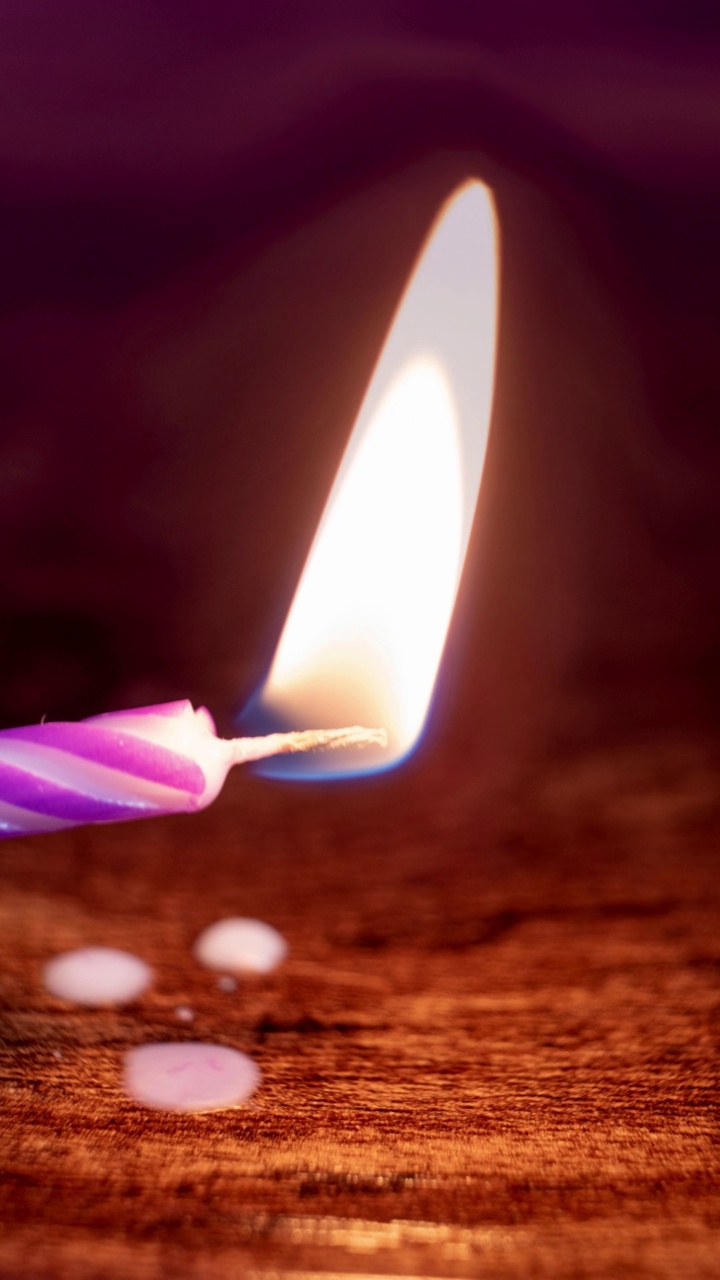 小蜡烛燃烧火焰的影像视频下载