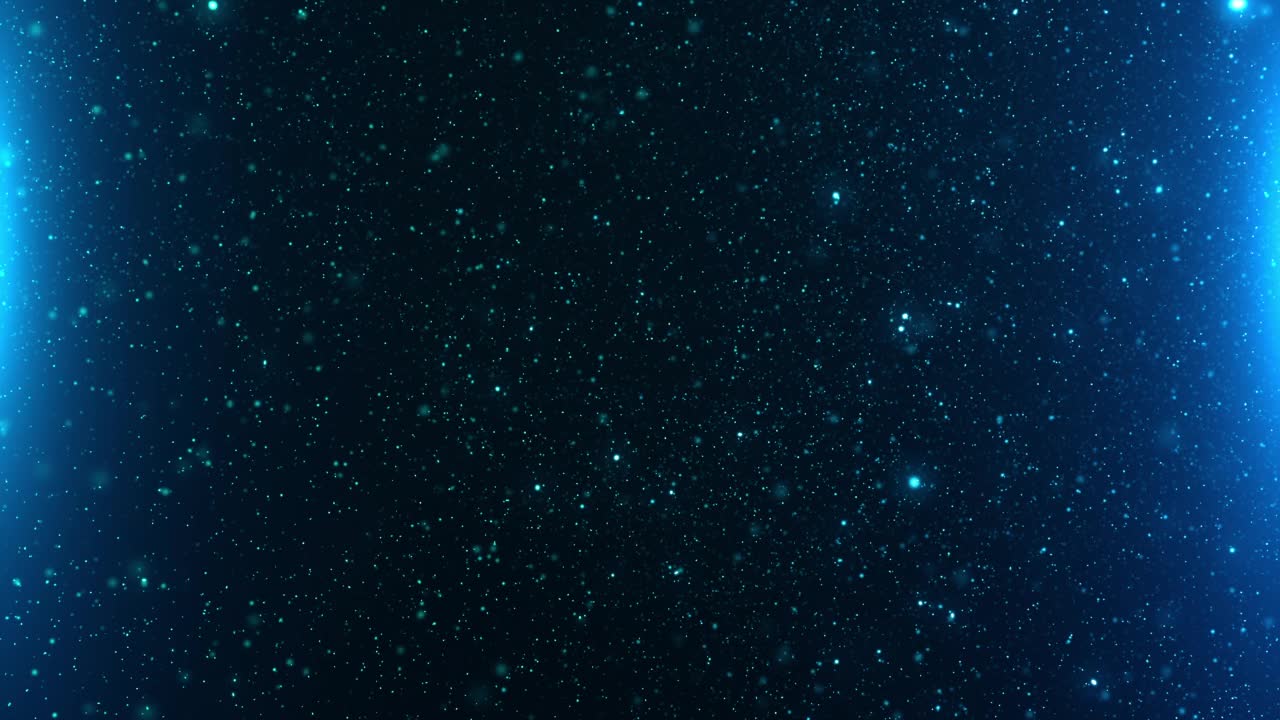 美丽的蓝色浮尘颗粒与黑色背景上的光斑无缝慢动作。动态风粒子在空气中的三维循环动画特写与散景。视频下载