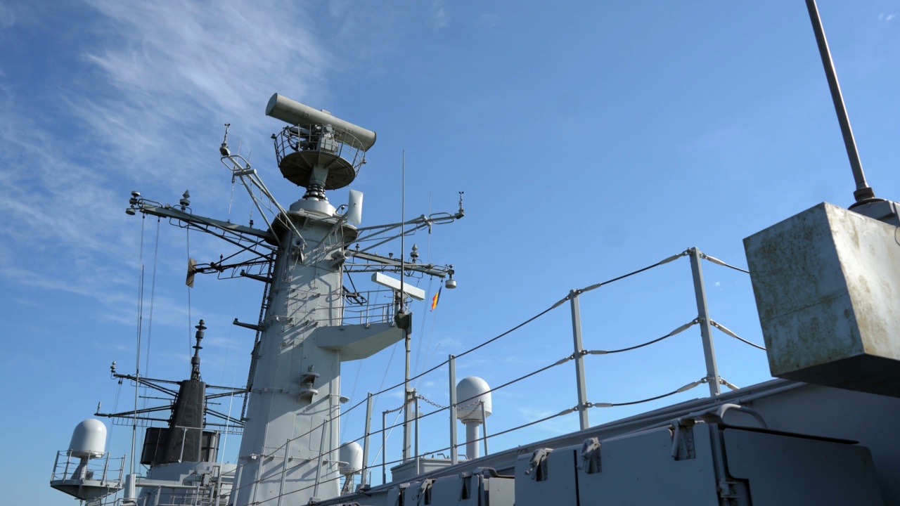 海军舰艇上的军用雷达空中监视视频下载