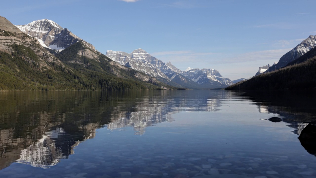 沃特顿湖国家公园白天的时间流逝，艾伯塔省，加拿大视频素材