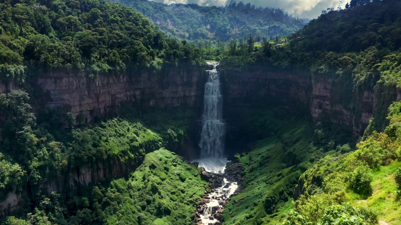 哥伦比亚波哥大瀑布鸟瞰美景视频下载