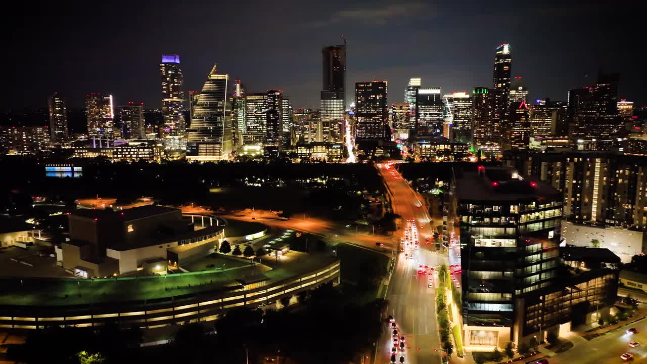 令人惊叹的奥斯汀德克萨斯州夜晚的天际线视频下载