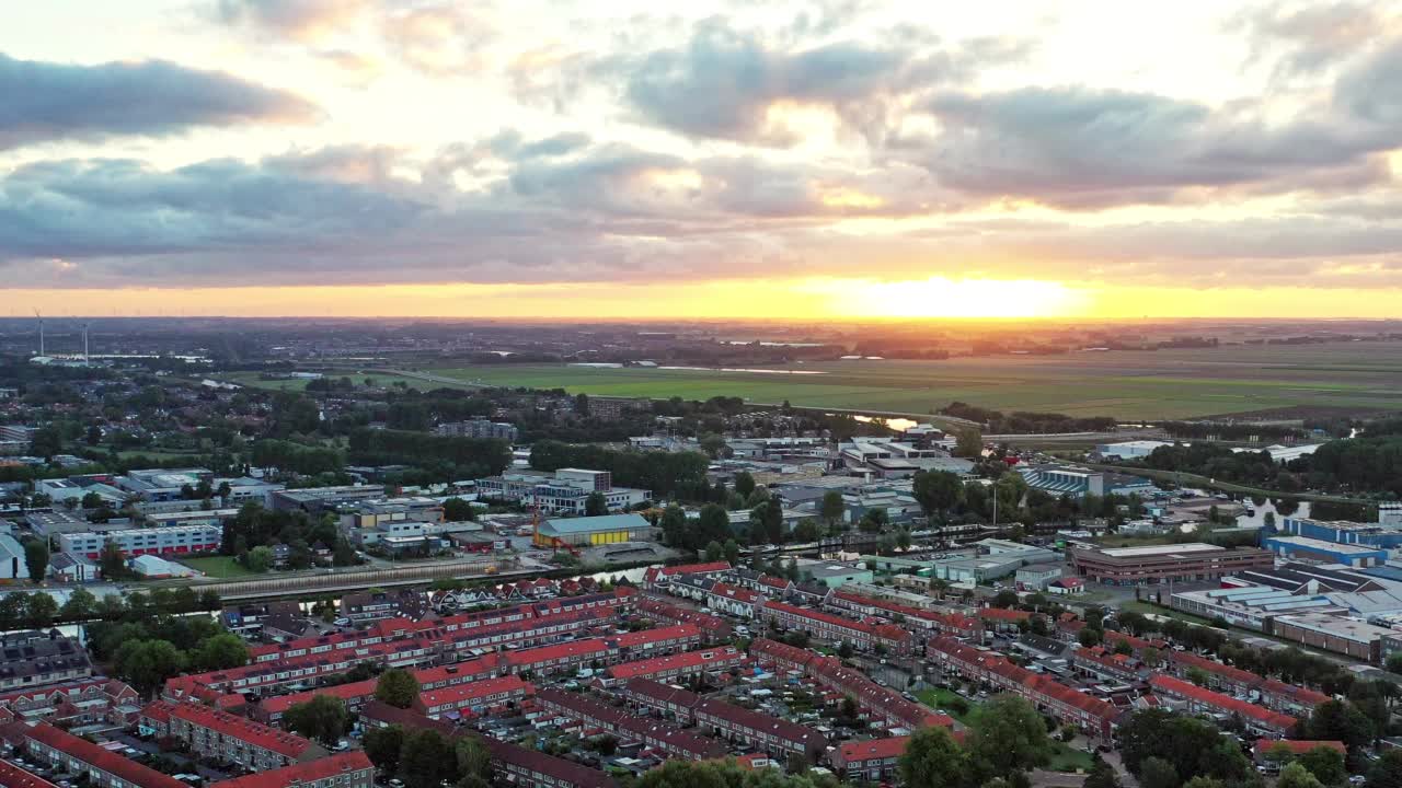 荷兰阿尔克马尔的鸟瞰图。视频下载