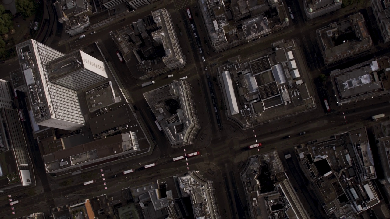 从空中俯瞰英国伦敦的牛津街和牛津广场，白天视频素材
