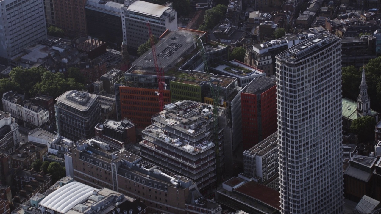 伦敦市中心的鸟瞰图，在英格兰的白天视频下载