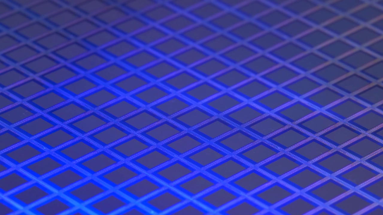 硅片细节反射蓝色视频素材