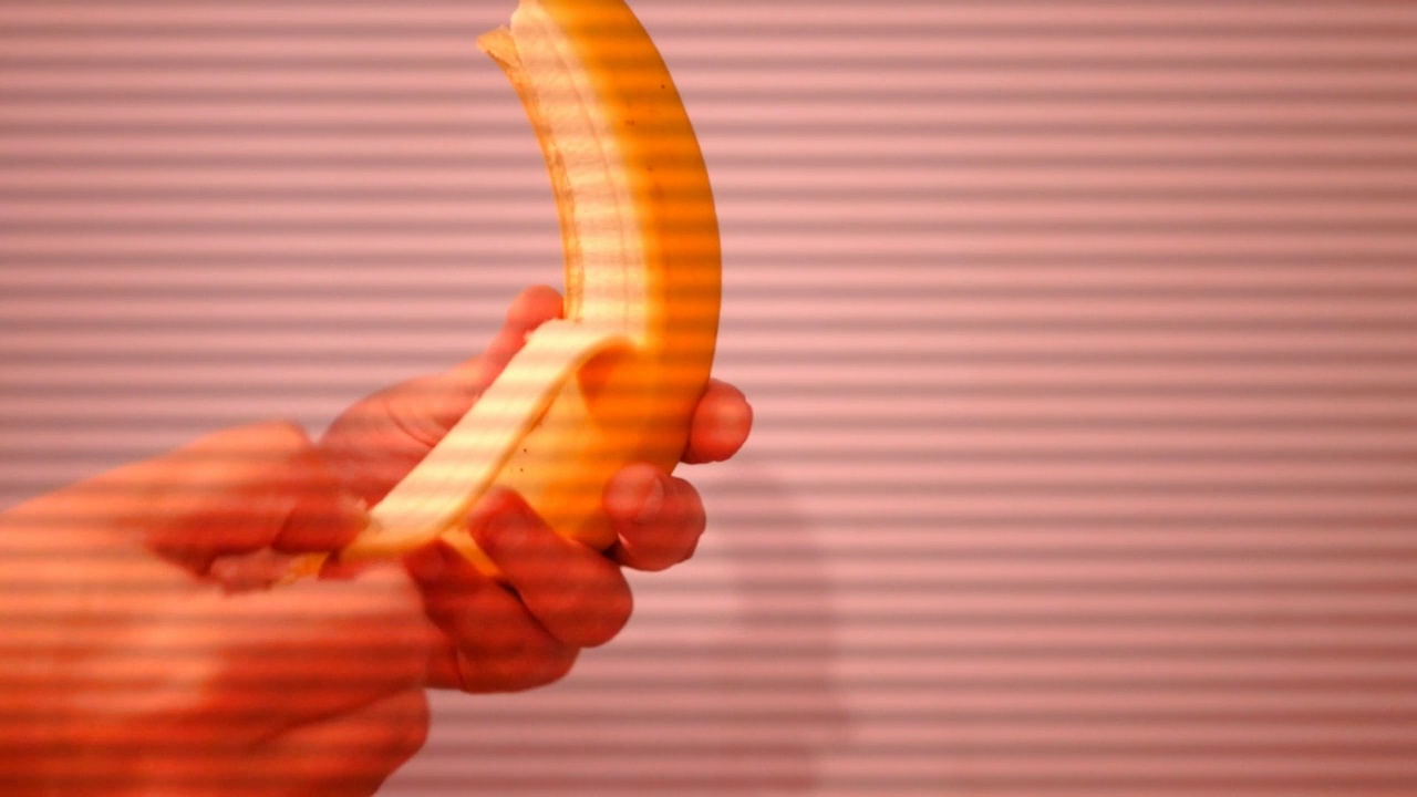 香蕉锒铛入狱视频素材