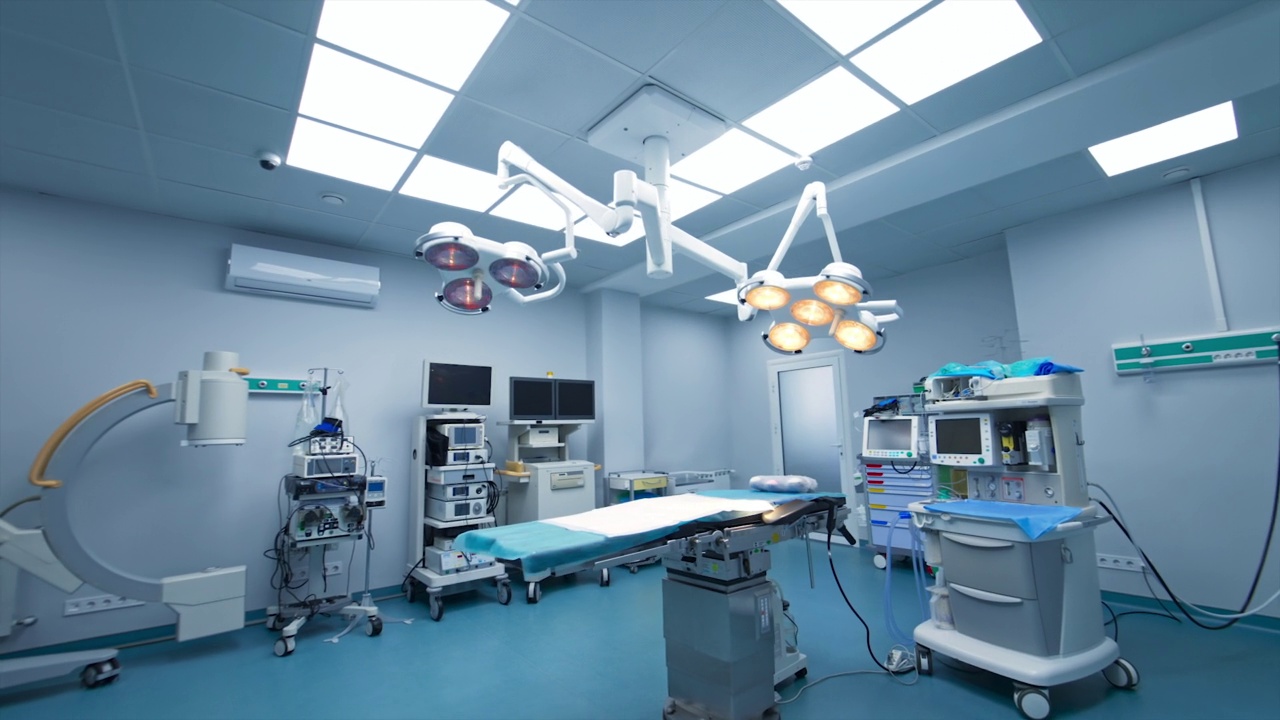 现代医院急诊室。外科专业宽病房。视频素材