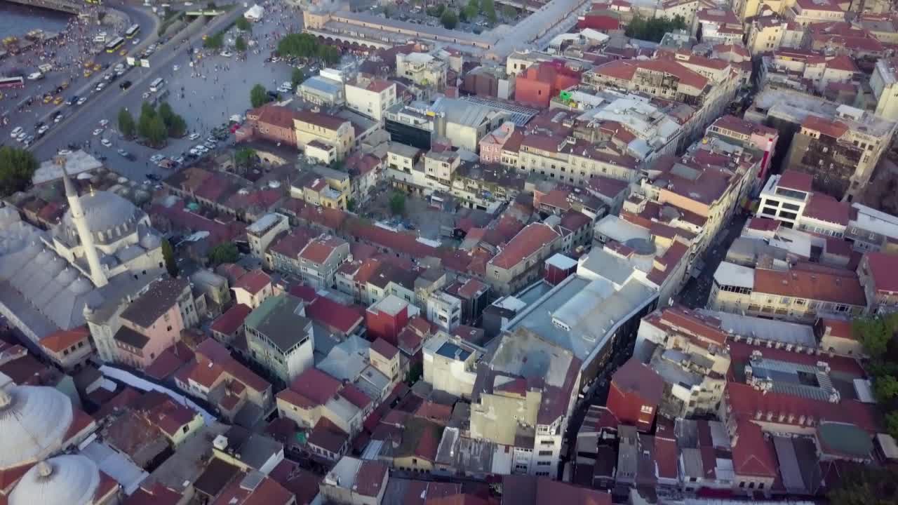 4K视频的伊斯坦布尔城市景观和港口与圣索菲亚清真寺，土耳其视频素材