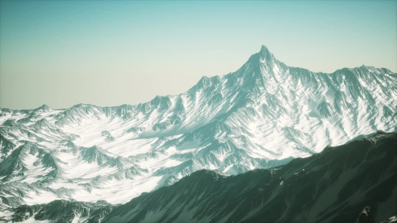 高山在冬天被积雪覆盖视频下载