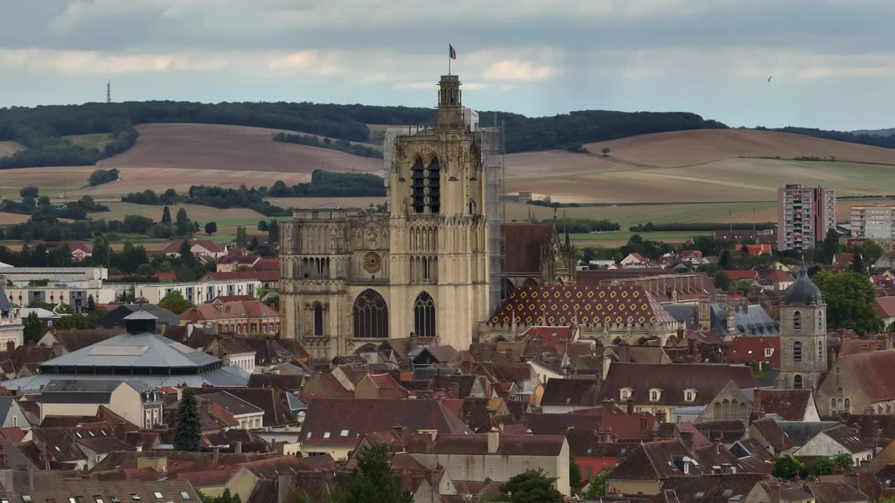 鸟瞰森斯是法国约纳省的一座古城，位于勃艮第的约纳河右岸。视频下载