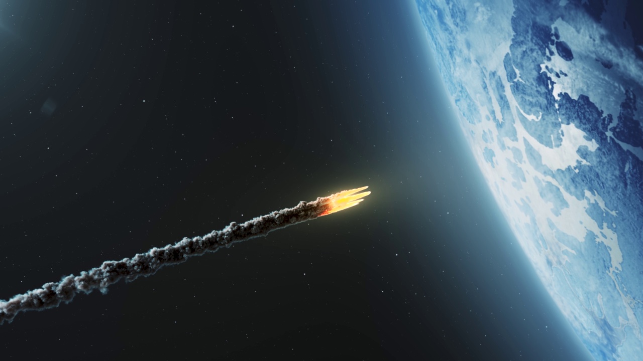 燃烧的流星小行星接近地球，外太空视图视频素材