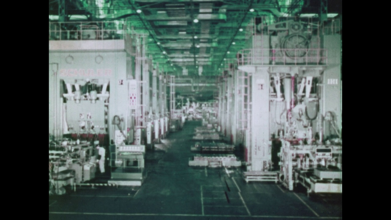 1973年，日本，丰田汽车工厂内视频下载