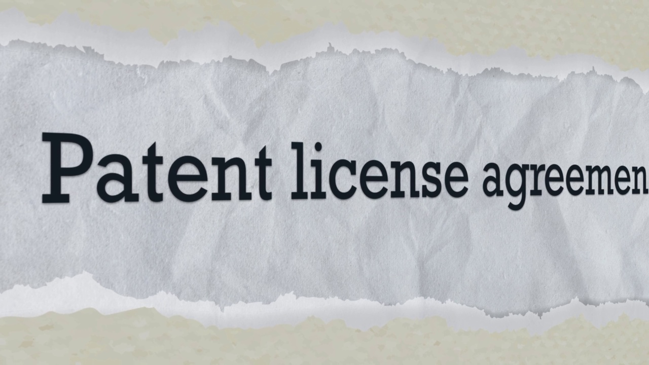 专利许可协议文本撕纸概念小车拍摄视频下载