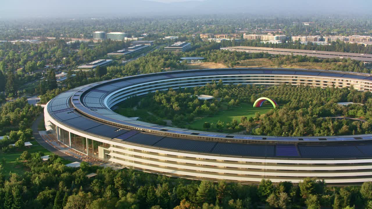 加州库比蒂诺苹果总部的空中苹果公园视频下载