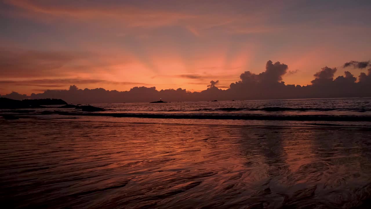 在泰国考勒海滩的日落视频素材