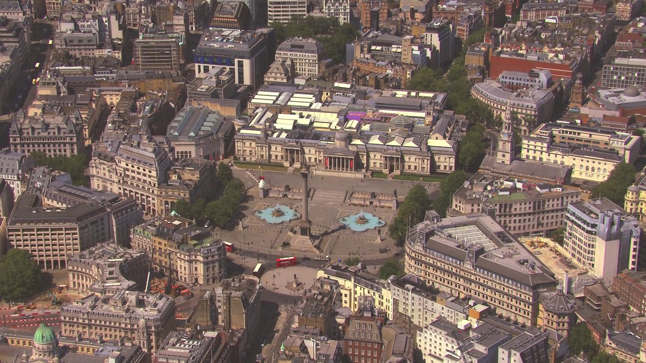 特拉法加广场鸟瞰图，伦敦，英国。4 k视频下载