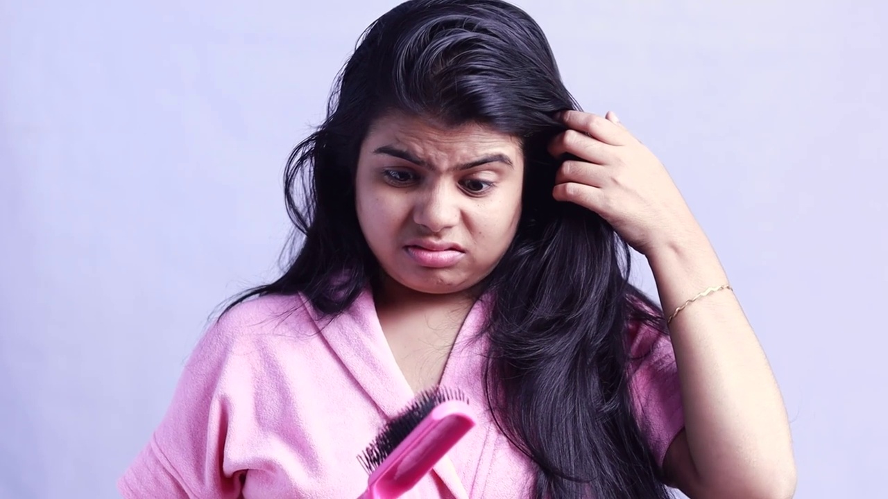 印度女人的头发问题视频下载