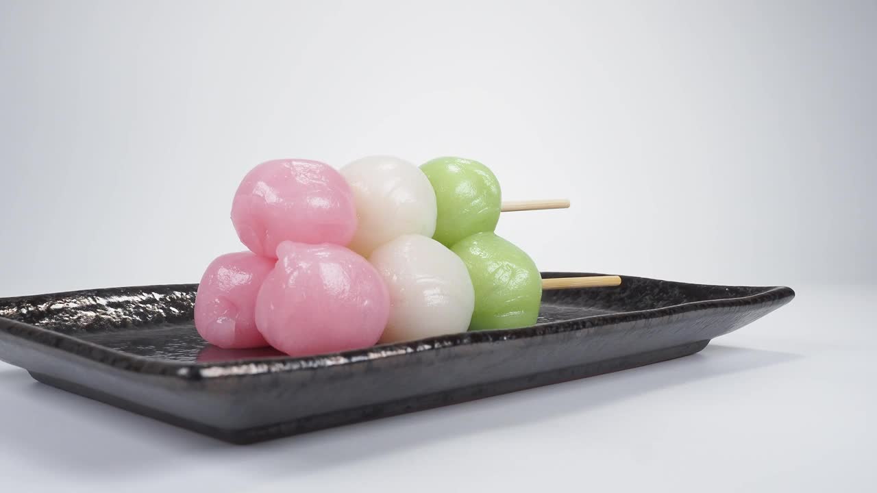 三色饺子三件套日本传统糖果串视频下载