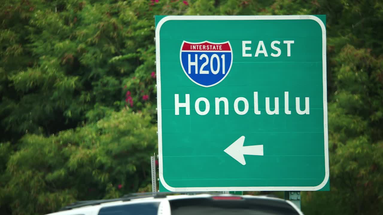 CU州际公路H201东交通标志/夏威夷檀香山视频下载