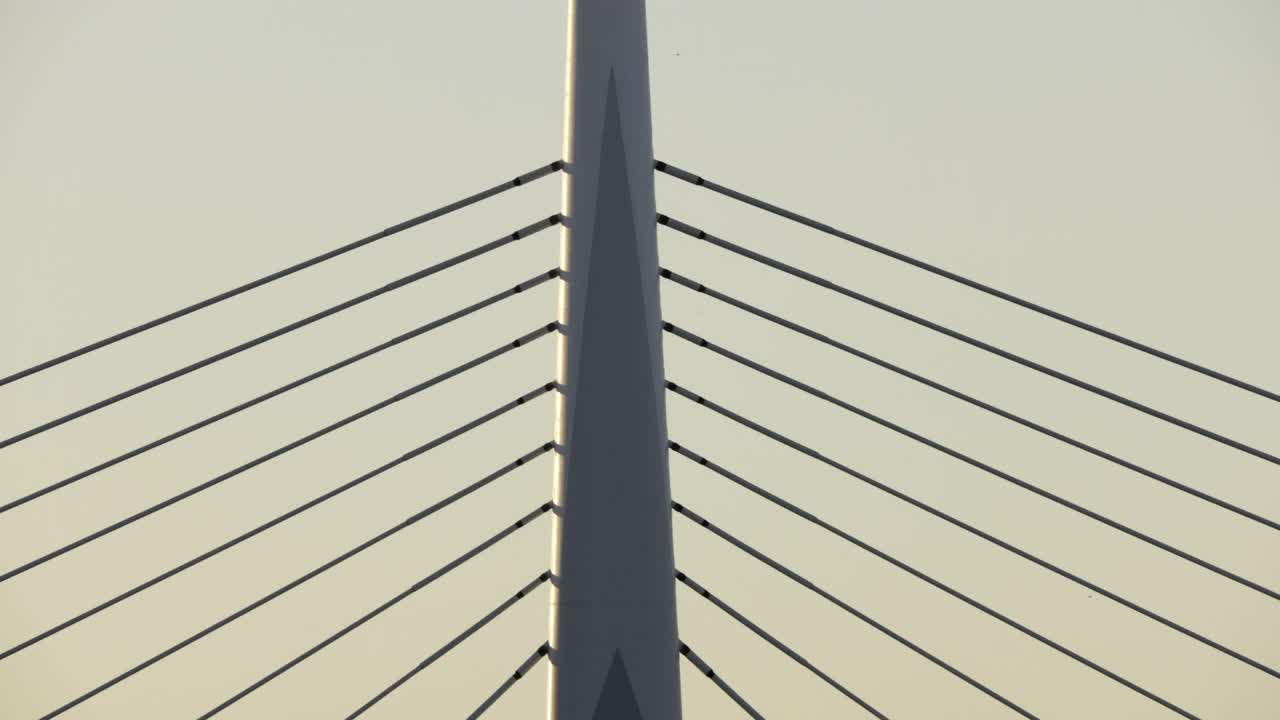 土耳其伊斯坦布尔，金角地铁大桥上的塔视频下载
