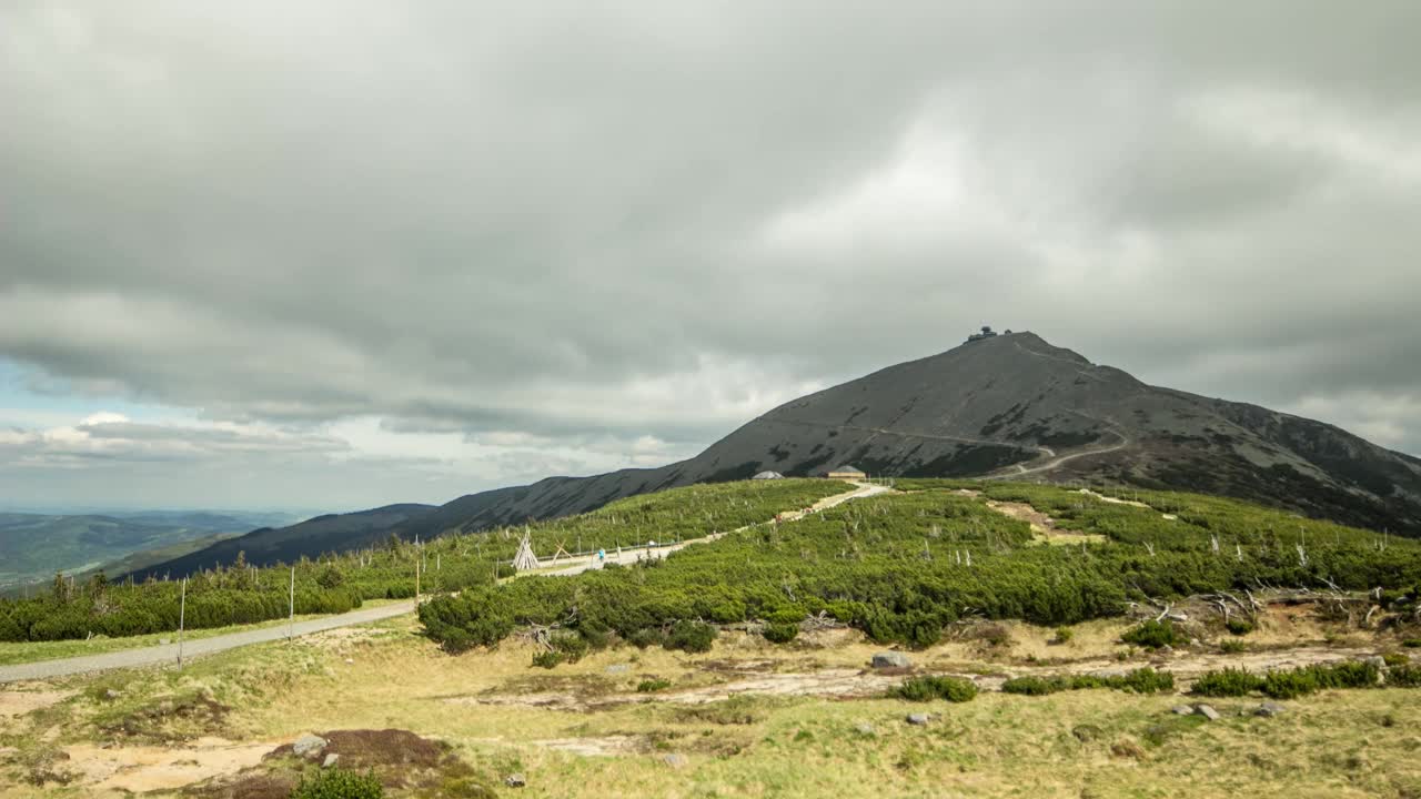 克尔科诺斯山脉希涅日卡步道视频素材