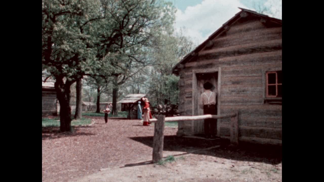 伟大的美国人:亚伯拉罕·林肯(第二版)- 11 / 39。随着历史照片的补充，亚伯拉罕·林肯的生活在这个辛酸的故事中展开，他从一个卑微的农场男孩成长为美国第16任总统视频下载