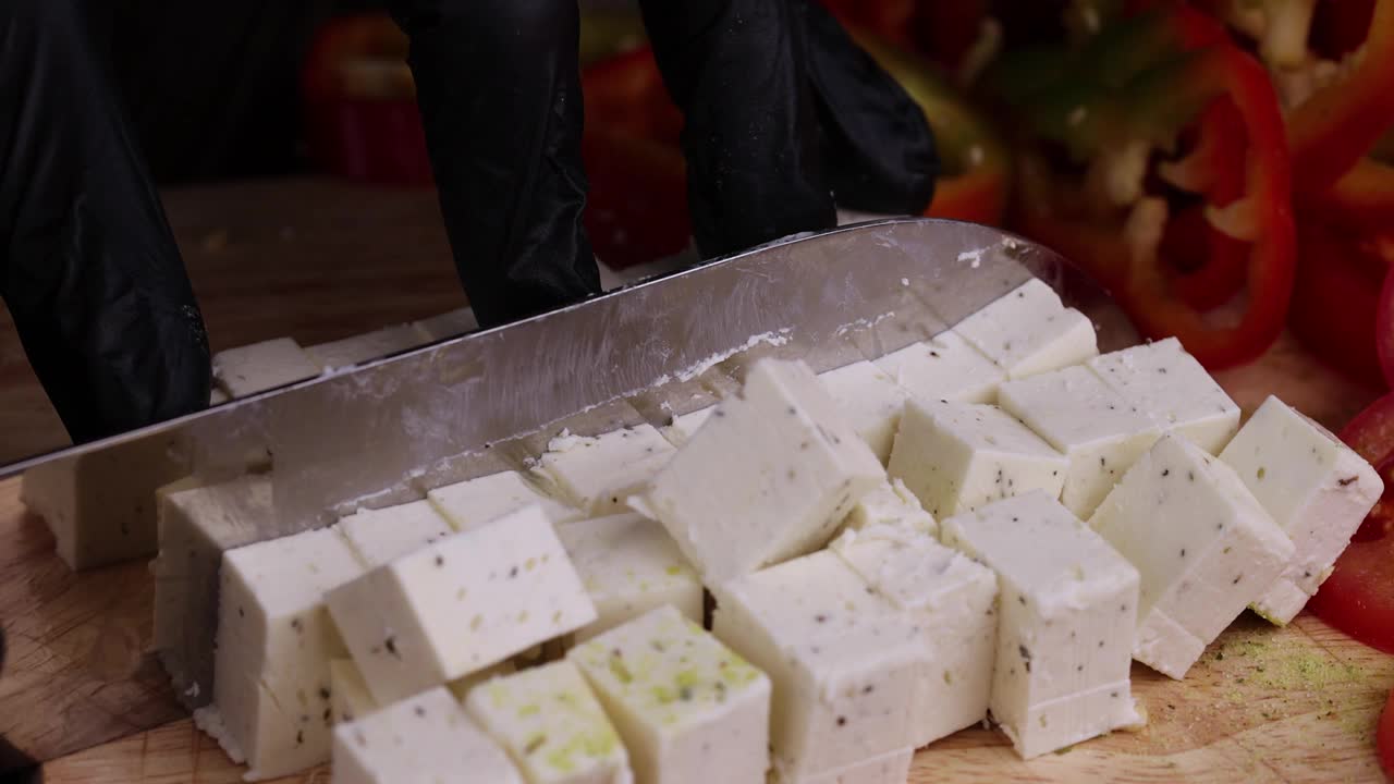 切软奶油奶酪做沙拉视频下载