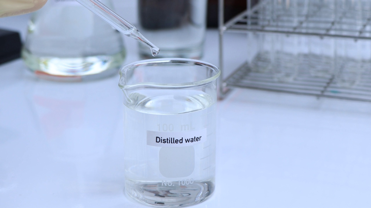瓶装蒸馏水，实验室样品水视频下载