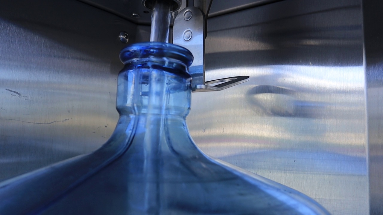 饮用水容器，在自动贩卖机灌装视频下载