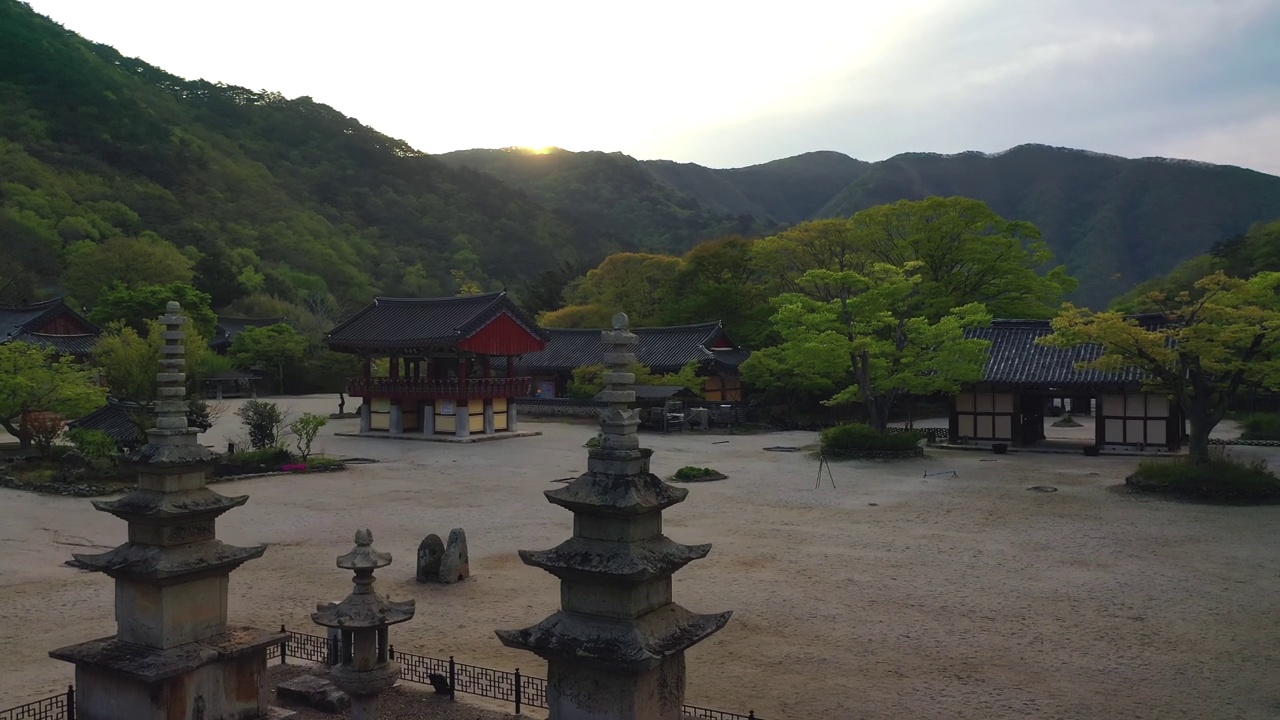 韩国全罗南道长兴郡宝林寺周围的风景视频下载
