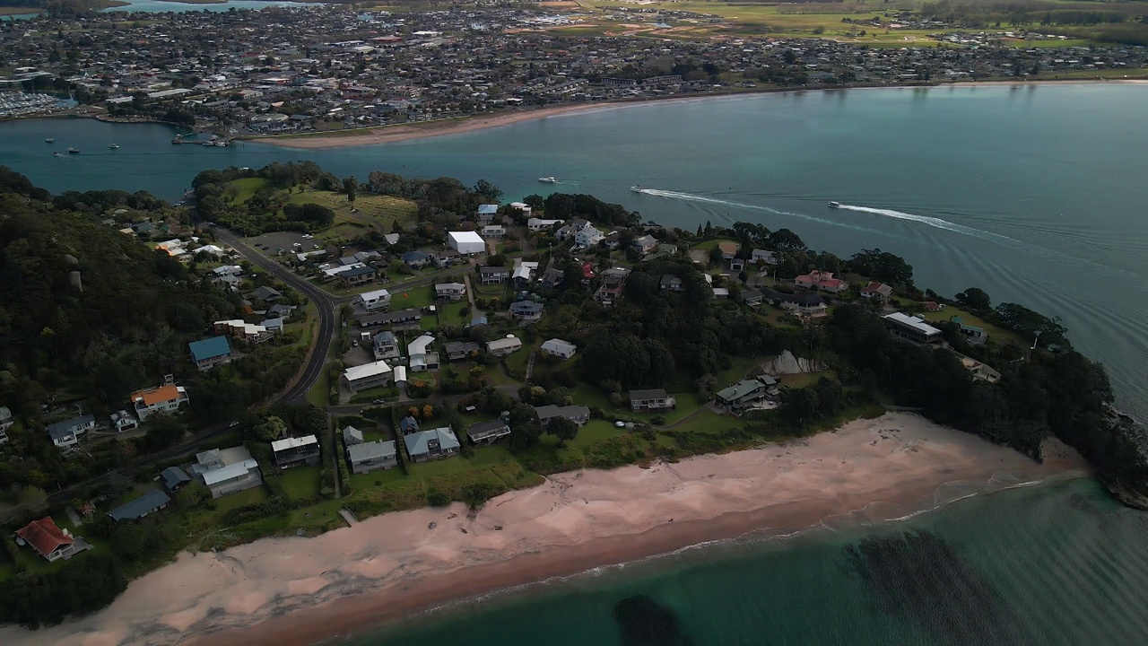 新西兰怀提昂加码头的鸟瞰图视频下载