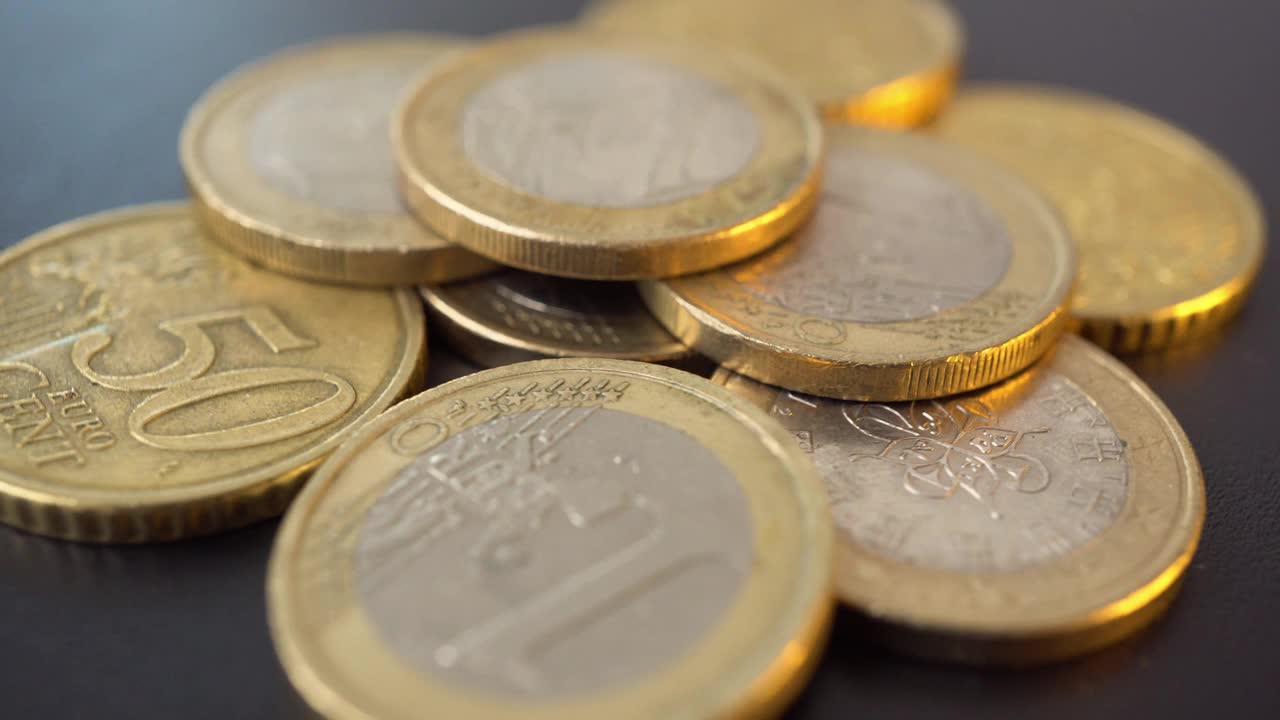 欧洲货币欧元硬币。视频素材