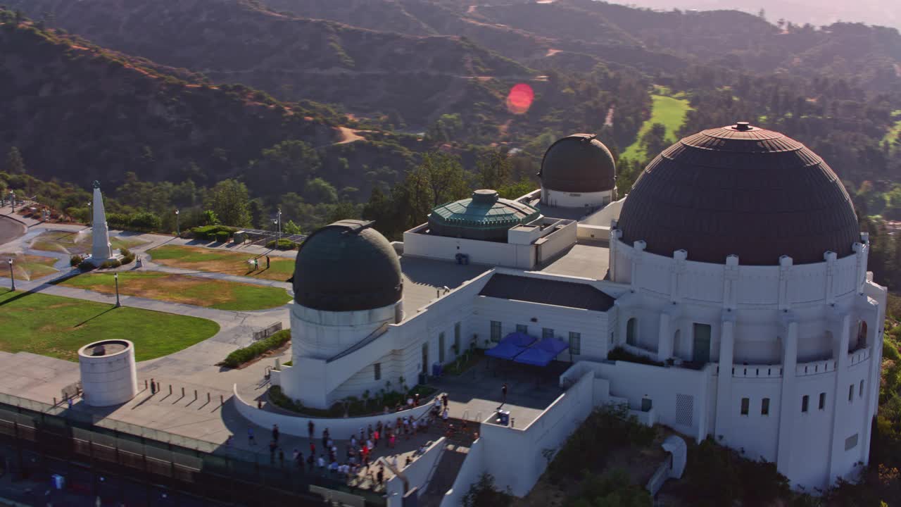 在格里菲斯天文台上空，可以看到洛杉矶，加州视频素材