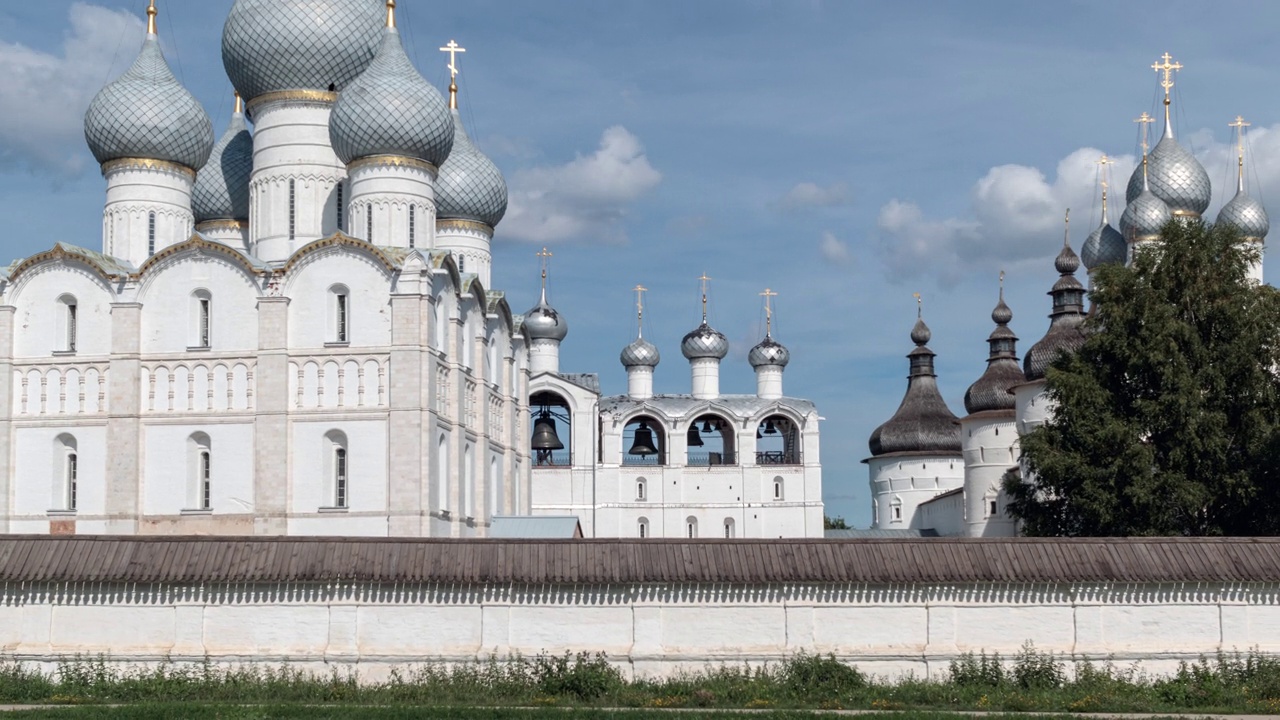 罗斯托夫克里姆林宫圣母升天大教堂的景色。俄罗斯的金戒指。视频下载
