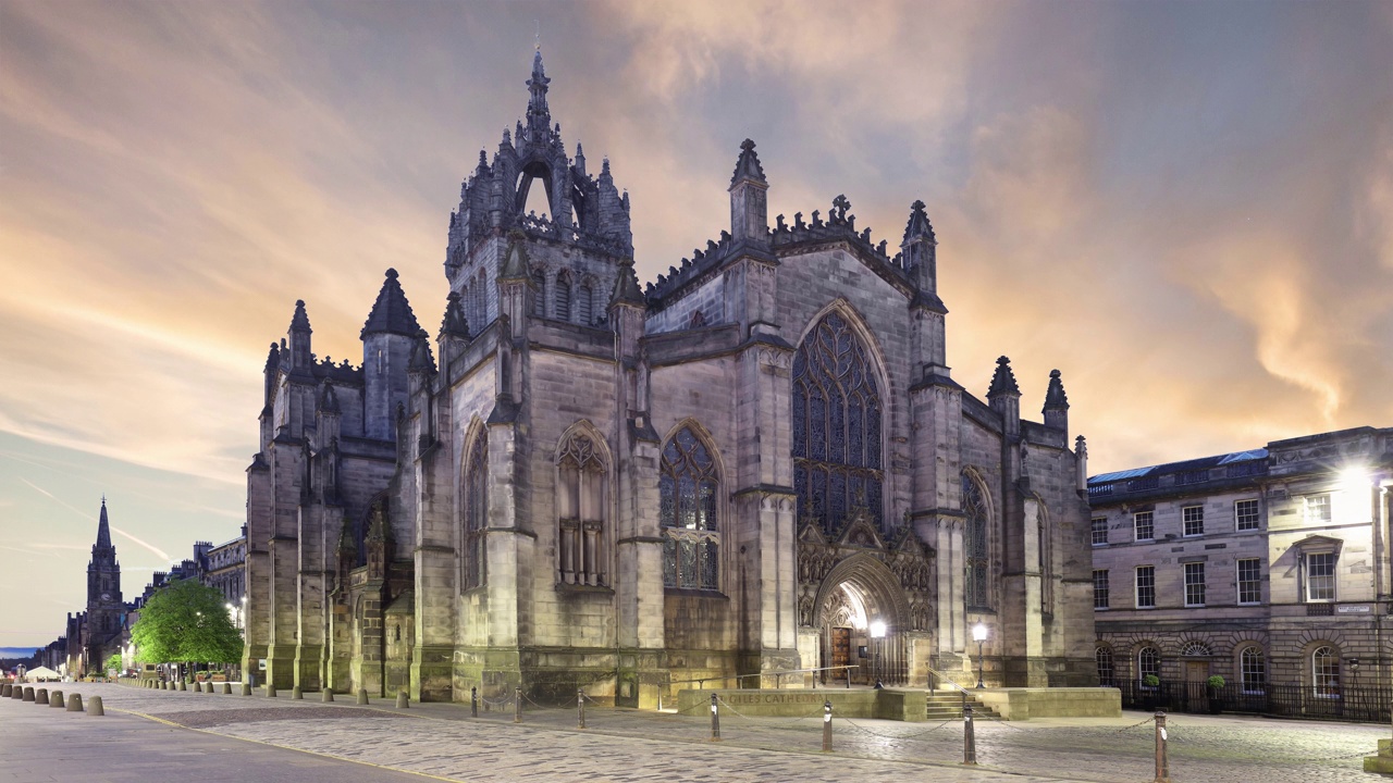 时间流逝的圣贾尔斯大教堂在爱丁堡，苏格兰-英国，没有人视频下载
