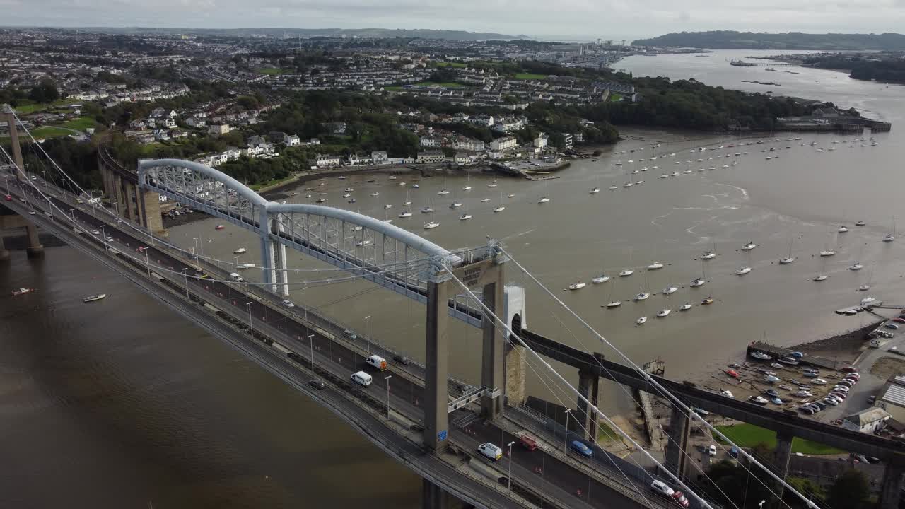 他玛大桥，他玛河，普利茅斯- 4K空中无人机镜头视频下载