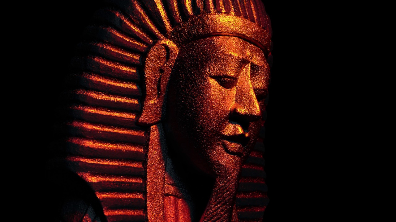 《火光》中的埃及国王形象视频下载