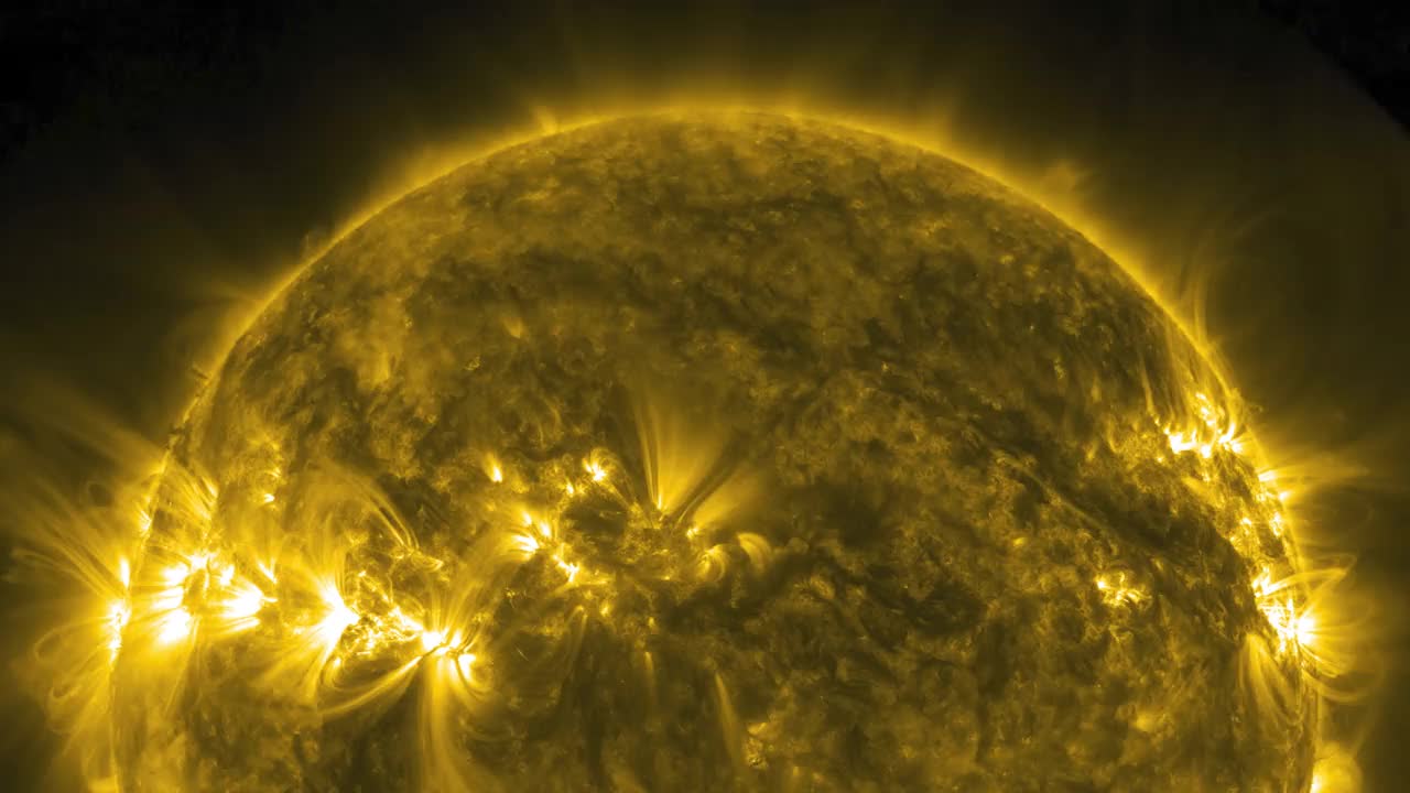 太阳1006:太阳表面发出太阳能量耀斑。视频下载