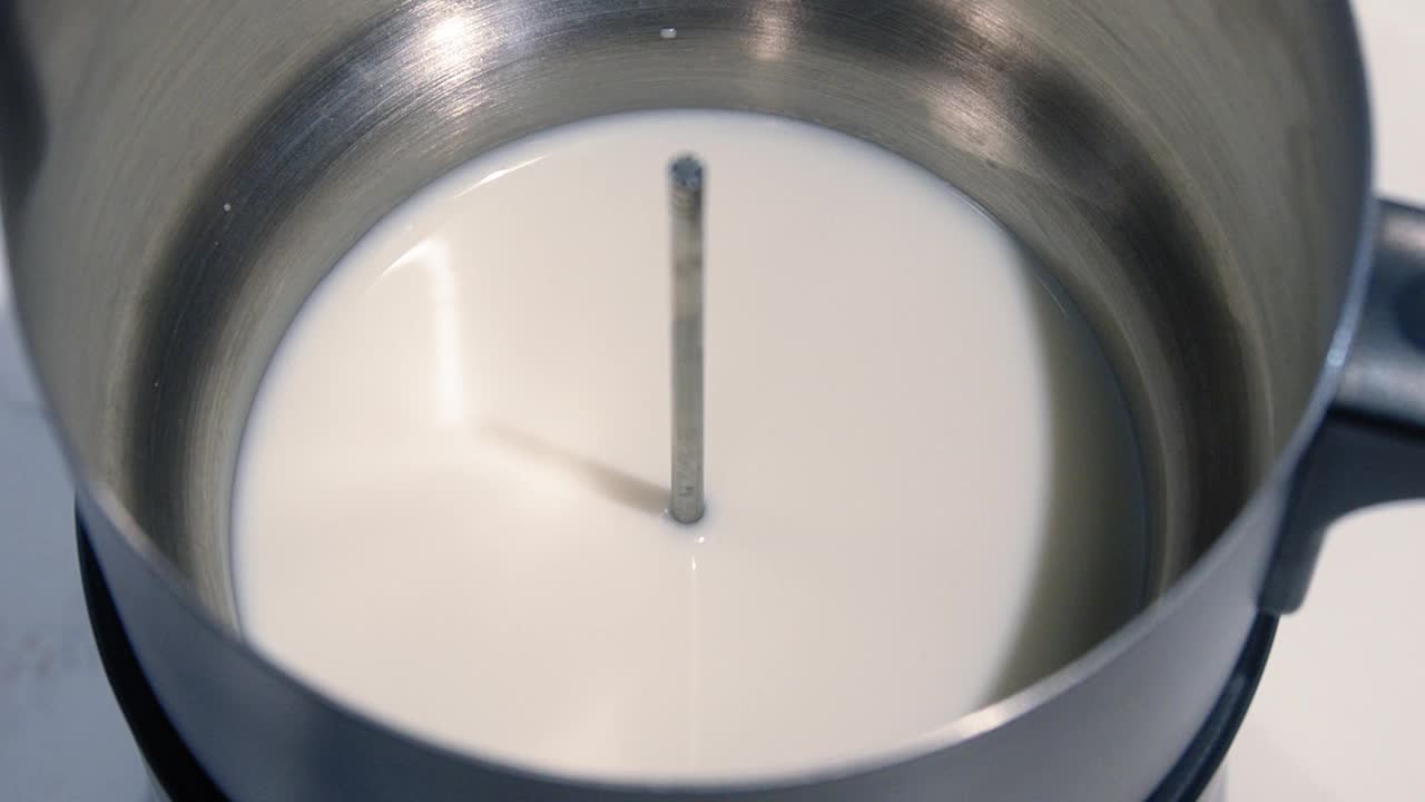 泡沫牛奶慢动作视频下载