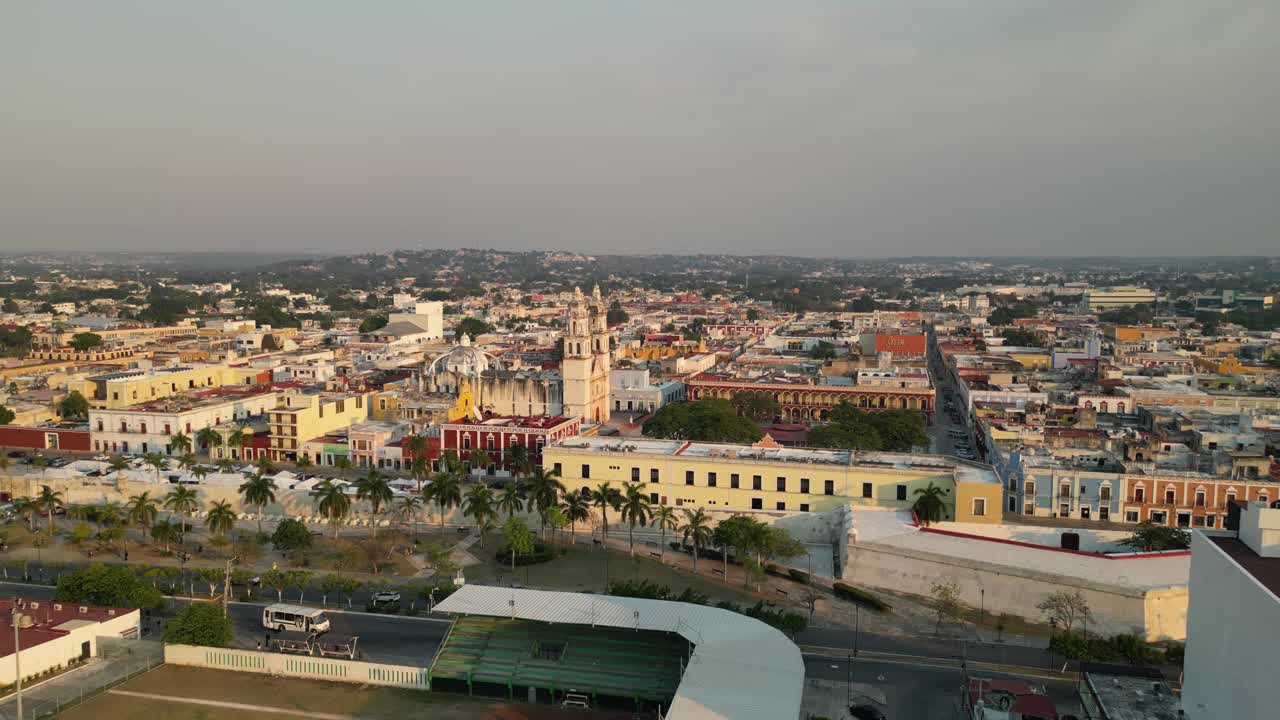 墨西哥坎佩切市的空中天桥视频下载