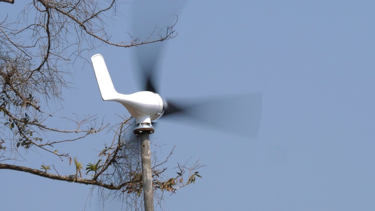 风力涡轮机移动产生绿色能源视频下载