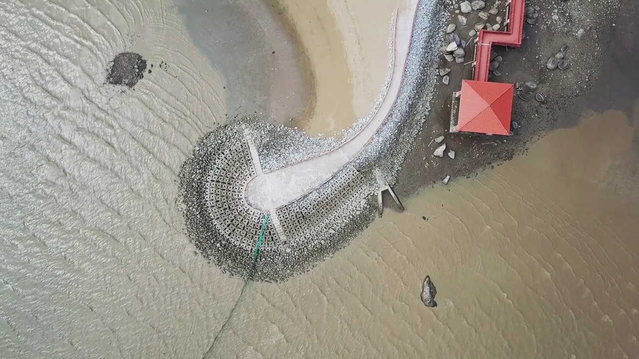 航拍中国广西钦州三娘湾海滨景观和设施视频下载