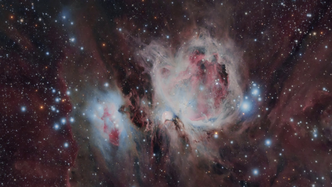 POV宇宙飞船离开猎户座大星云(M42)视频素材